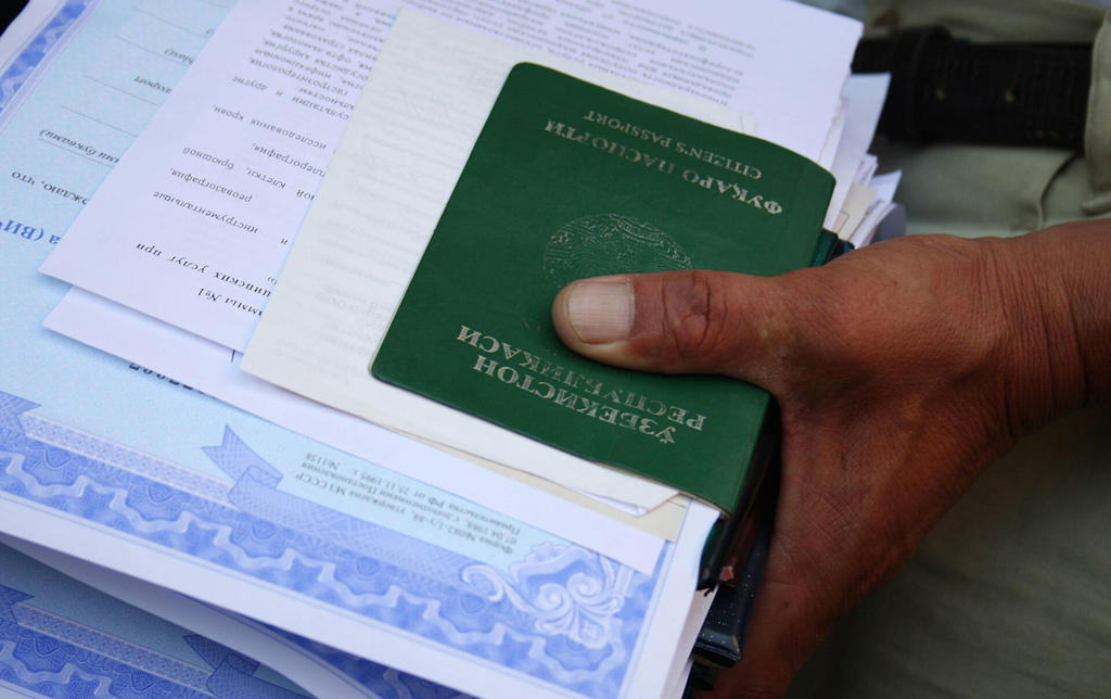 РФ снимает антиковидный запрет на въезд членов семей мигрантов